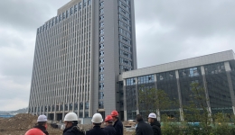 邱冰院长一行赴新院区建设工地视察