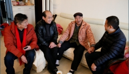节前送祝福 温暖老人心