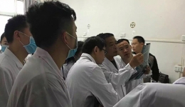 义诊走进县城      温暖送入民心