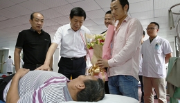 省卫计委张光奇副主任到我院看望慰问帮扶对象