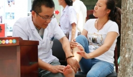 “服务百姓健康行动”大型义诊活动（一）——医疗专家组走进油榨街社区