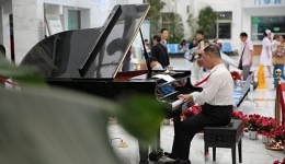 抚慰病人心灵的别样音乐会