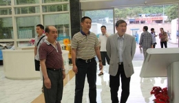 国家体育总局体育医院院长、中华医学会运动医疗分会主任委员李国平教授莅临我院参观指导