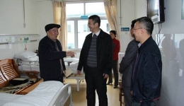 节前送温暖   关怀暖人心