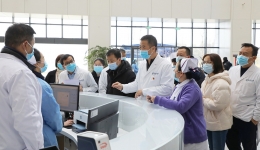 【骨医新闻】党委副书记、院长邱冰到门诊开展调研指导工作