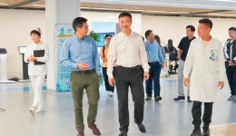 “求学引知汇人才，博学广思互交流” ——罗切斯特大学副教授解超到我院交流座谈