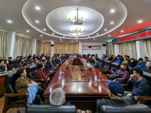 情暖重阳 共话发展——北京积水潭医院贵州医院召开2025年离退休职工重阳节座谈会