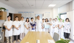 铸魂强基守初心 德高技精践使命——我院开展第九个“中国医师节”走访慰问活动