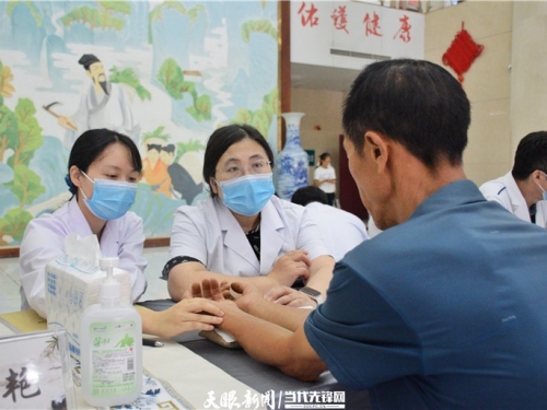 家门口看北京专家 | 积水潭医院巡回医疗队赴罗甸“把脉开方”